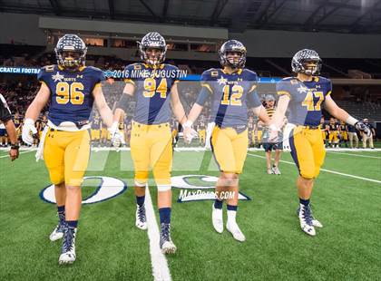 Thumbnail 2 in Highland Park vs. Mt. Pleasant (UIL 5A D1 Playoff at The Star) photogallery.