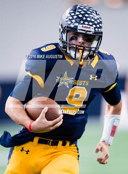 Thumbnail 3 in Highland Park vs. Mt. Pleasant (UIL 5A D1 Playoff at The Star) photogallery.
