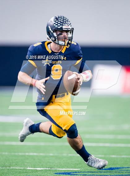 Thumbnail 2 in Highland Park vs. Mt. Pleasant (UIL 5A D1 Playoff at The Star) photogallery.