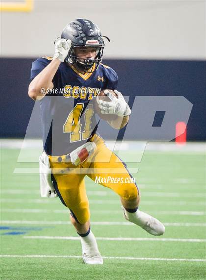Thumbnail 3 in Highland Park vs. Mt. Pleasant (UIL 5A D1 Playoff at The Star) photogallery.