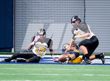 Thumbnail 2 in Highland Park vs. Mt. Pleasant (UIL 5A D1 Playoff at The Star) photogallery.