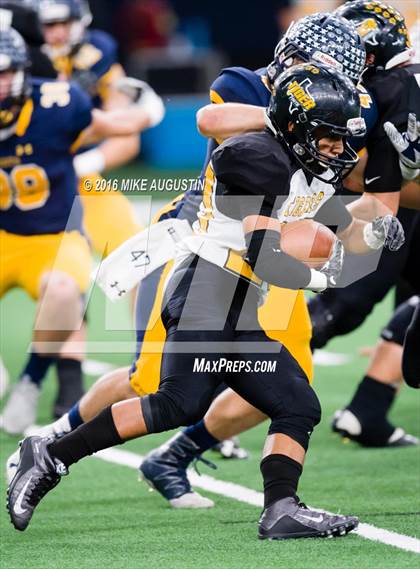 Thumbnail 1 in Highland Park vs. Mt. Pleasant (UIL 5A D1 Playoff at The Star) photogallery.