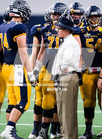 Thumbnail 1 in Highland Park vs. Mt. Pleasant (UIL 5A D1 Playoff at The Star) photogallery.