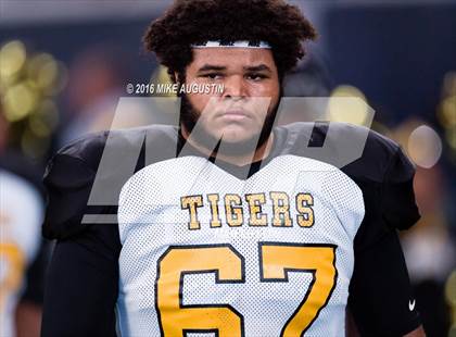 Thumbnail 1 in Highland Park vs. Mt. Pleasant (UIL 5A D1 Playoff at The Star) photogallery.
