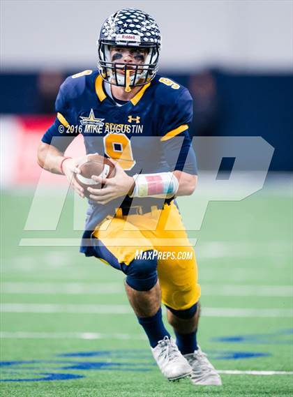 Thumbnail 2 in Highland Park vs. Mt. Pleasant (UIL 5A D1 Playoff at The Star) photogallery.
