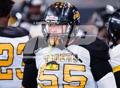 Thumbnail 3 in Highland Park vs. Mt. Pleasant (UIL 5A D1 Playoff at The Star) photogallery.
