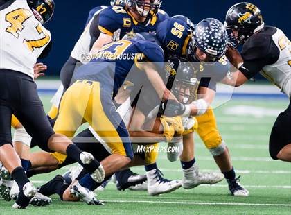 Thumbnail 3 in Highland Park vs. Mt. Pleasant (UIL 5A D1 Playoff at The Star) photogallery.