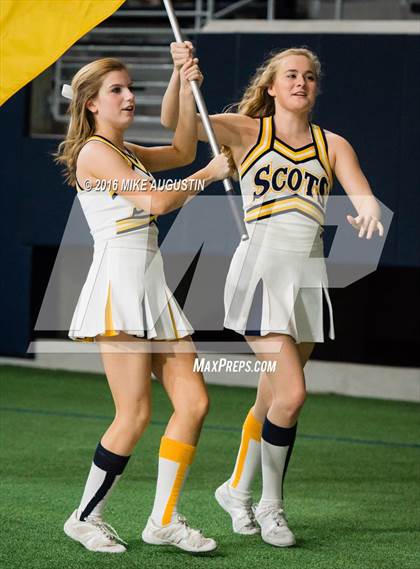 Thumbnail 3 in Highland Park vs. Mt. Pleasant (UIL 5A D1 Playoff at The Star) photogallery.