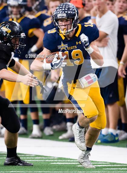 Thumbnail 3 in Highland Park vs. Mt. Pleasant (UIL 5A D1 Playoff at The Star) photogallery.