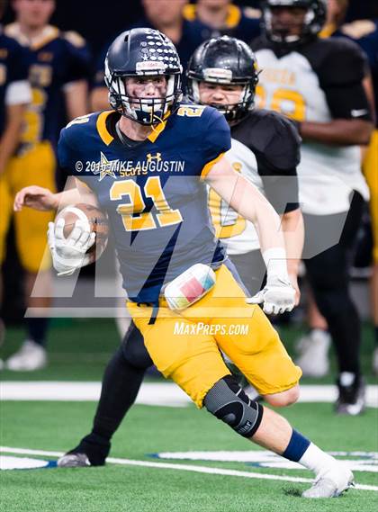 Thumbnail 2 in Highland Park vs. Mt. Pleasant (UIL 5A D1 Playoff at The Star) photogallery.