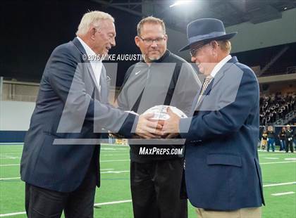 Thumbnail 3 in Highland Park vs. Mt. Pleasant (UIL 5A D1 Playoff at The Star) photogallery.