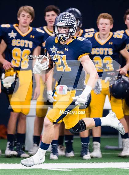 Thumbnail 3 in Highland Park vs. Mt. Pleasant (UIL 5A D1 Playoff at The Star) photogallery.