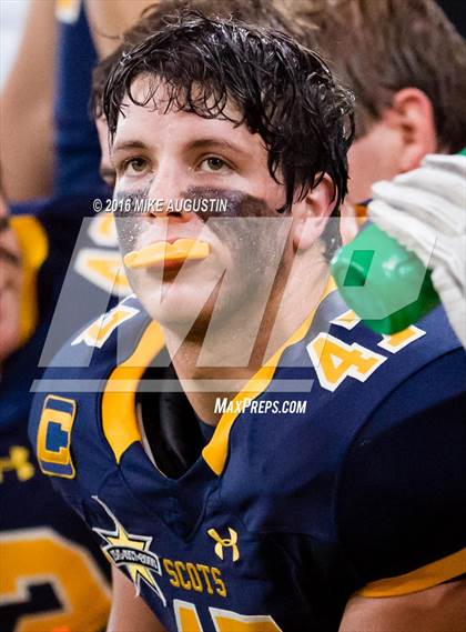 Thumbnail 3 in Highland Park vs. Mt. Pleasant (UIL 5A D1 Playoff at The Star) photogallery.
