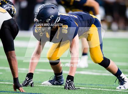 Thumbnail 3 in Highland Park vs. Mt. Pleasant (UIL 5A D1 Playoff at The Star) photogallery.