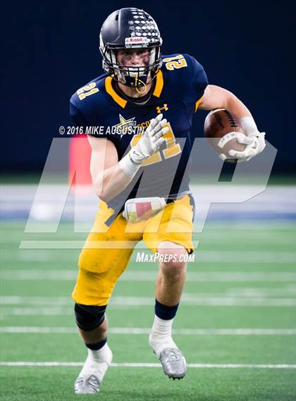 Thumbnail 3 in Highland Park vs. Mt. Pleasant (UIL 5A D1 Playoff at The Star) photogallery.