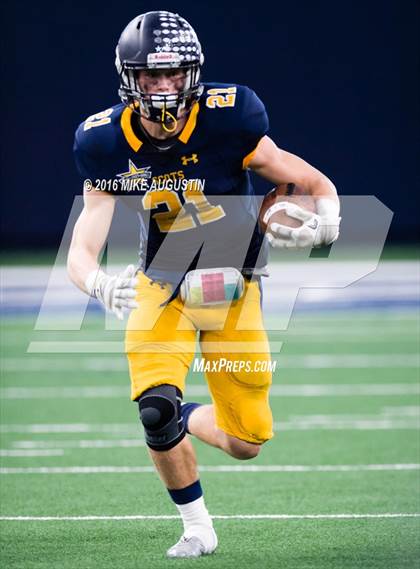 Thumbnail 2 in Highland Park vs. Mt. Pleasant (UIL 5A D1 Playoff at The Star) photogallery.