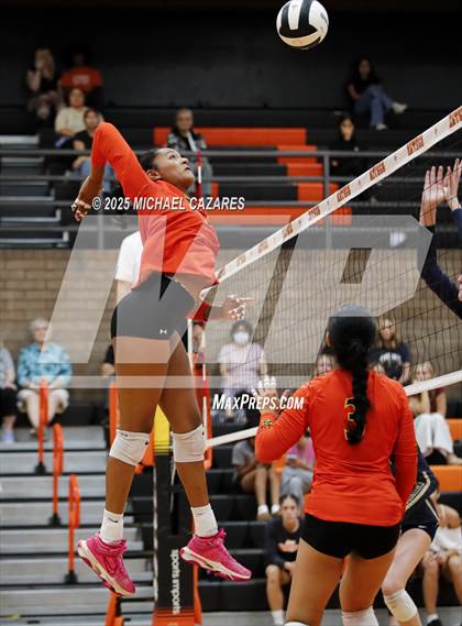 Thumbnail 2 in Desert Vista @ Corona del Sol photogallery.