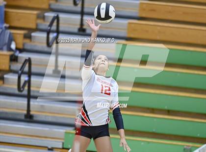 Thumbnail 3 in Greenfield-Central vs. Richmond (IHSAA 4A Section 9 Round 1) photogallery.