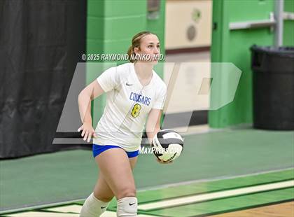 Thumbnail 1 in Greenfield-Central vs. Richmond (IHSAA 4A Section 9 Round 1) photogallery.