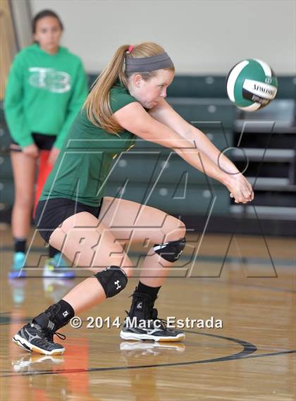 Thumbnail 2 in Carrollwood Day vs Shorecrest photogallery.