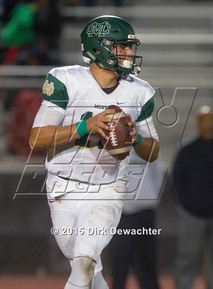 Thumbnail 1 in Palos Verdes vs. Mira Costa photogallery.