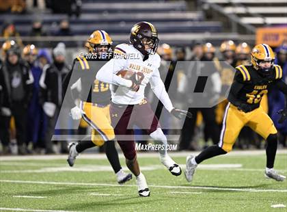 Thumbnail 3 in Avon vs. Walsh Jesuit (OHSAA Division 2 Semifinal) photogallery.