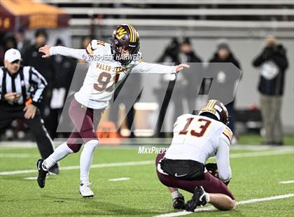 Thumbnail 2 in Avon vs. Walsh Jesuit (OHSAA Division 2 Semifinal) photogallery.