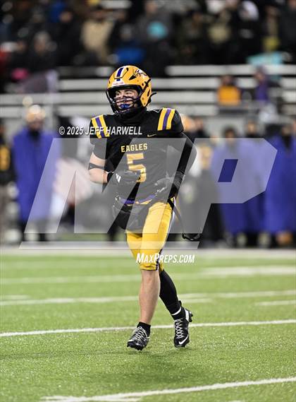 Thumbnail 2 in Avon vs. Walsh Jesuit (OHSAA Division 2 Semifinal) photogallery.