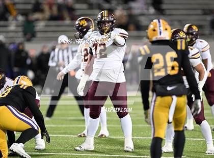 Thumbnail 1 in Avon vs. Walsh Jesuit (OHSAA Division 2 Semifinal) photogallery.