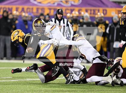 Thumbnail 2 in Avon vs. Walsh Jesuit (OHSAA Division 2 Semifinal) photogallery.