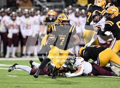 Thumbnail 3 in Avon vs. Walsh Jesuit (OHSAA Division 2 Semifinal) photogallery.