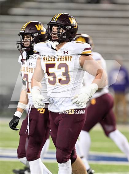 Thumbnail 3 in Avon vs. Walsh Jesuit (OHSAA Division 2 Semifinal) photogallery.