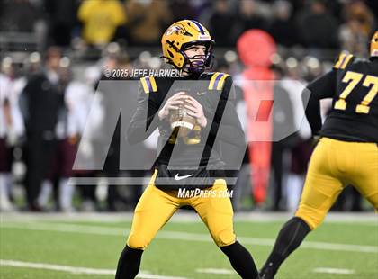 Thumbnail 2 in Avon vs. Walsh Jesuit (OHSAA Division 2 Semifinal) photogallery.