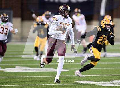 Thumbnail 2 in Avon vs. Walsh Jesuit (OHSAA Division 2 Semifinal) photogallery.