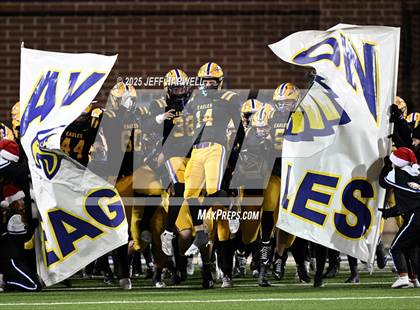 Thumbnail 3 in Avon vs. Walsh Jesuit (OHSAA Division 2 Semifinal) photogallery.