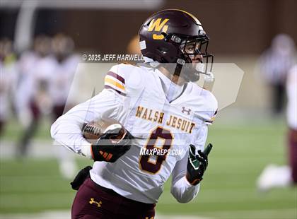 Thumbnail 3 in Avon vs. Walsh Jesuit (OHSAA Division 2 Semifinal) photogallery.