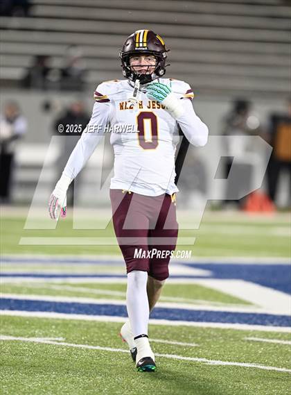 Thumbnail 2 in Avon vs. Walsh Jesuit (OHSAA Division 2 Semifinal) photogallery.