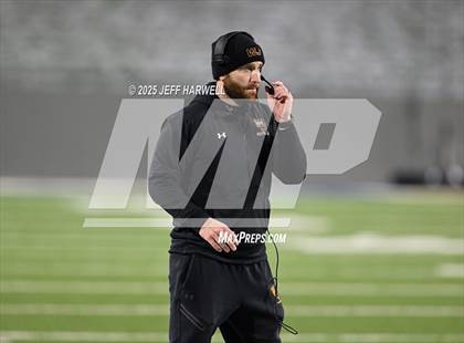 Thumbnail 3 in Avon vs. Walsh Jesuit (OHSAA Division 2 Semifinal) photogallery.