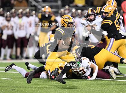 Thumbnail 3 in Avon vs. Walsh Jesuit (OHSAA Division 2 Semifinal) photogallery.