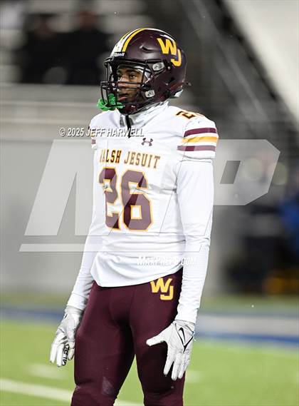 Thumbnail 3 in Avon vs. Walsh Jesuit (OHSAA Division 2 Semifinal) photogallery.