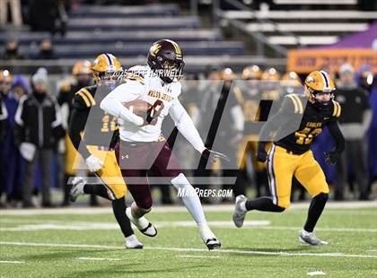Thumbnail 1 in Avon vs. Walsh Jesuit (OHSAA Division 2 Semifinal) photogallery.