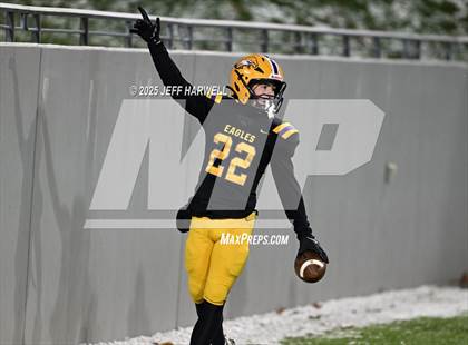 Thumbnail 3 in Avon vs. Walsh Jesuit (OHSAA Division 2 Semifinal) photogallery.