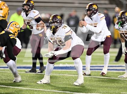 Thumbnail 1 in Avon vs. Walsh Jesuit (OHSAA Division 2 Semifinal) photogallery.