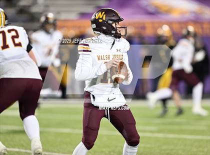Thumbnail 3 in Avon vs. Walsh Jesuit (OHSAA Division 2 Semifinal) photogallery.