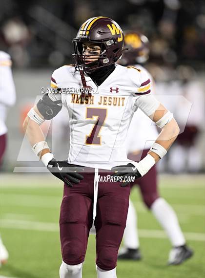 Thumbnail 2 in Avon vs. Walsh Jesuit (OHSAA Division 2 Semifinal) photogallery.