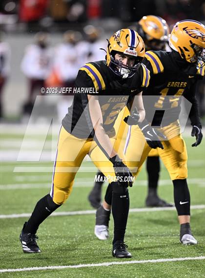 Thumbnail 2 in Avon vs. Walsh Jesuit (OHSAA Division 2 Semifinal) photogallery.