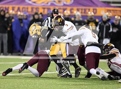 Thumbnail 3 in Avon vs. Walsh Jesuit (OHSAA Division 2 Semifinal) photogallery.