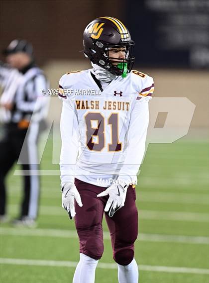 Thumbnail 2 in Avon vs. Walsh Jesuit (OHSAA Division 2 Semifinal) photogallery.