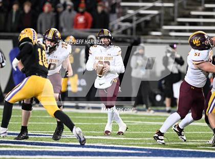 Thumbnail 3 in Avon vs. Walsh Jesuit (OHSAA Division 2 Semifinal) photogallery.