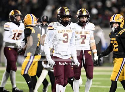 Thumbnail 2 in Avon vs. Walsh Jesuit (OHSAA Division 2 Semifinal) photogallery.